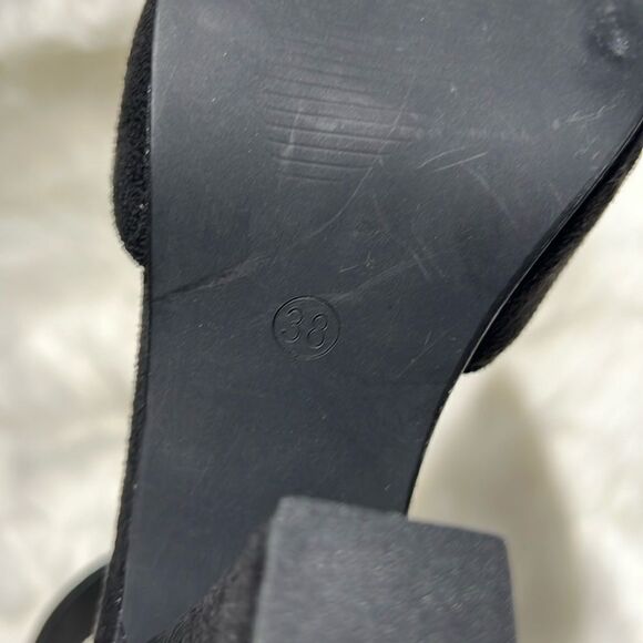 Black Suede Ankle Strap Platform Heels Size 7.  B78 - Picture 10 of 10
